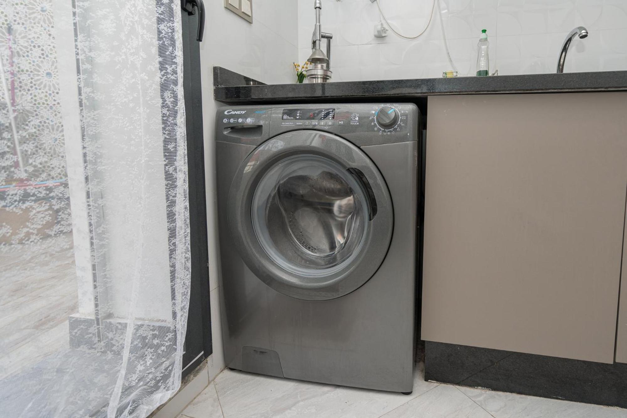 Deluxe Appartement Au Centre Avec Un Grand Balcon Танжер Экстерьер фото